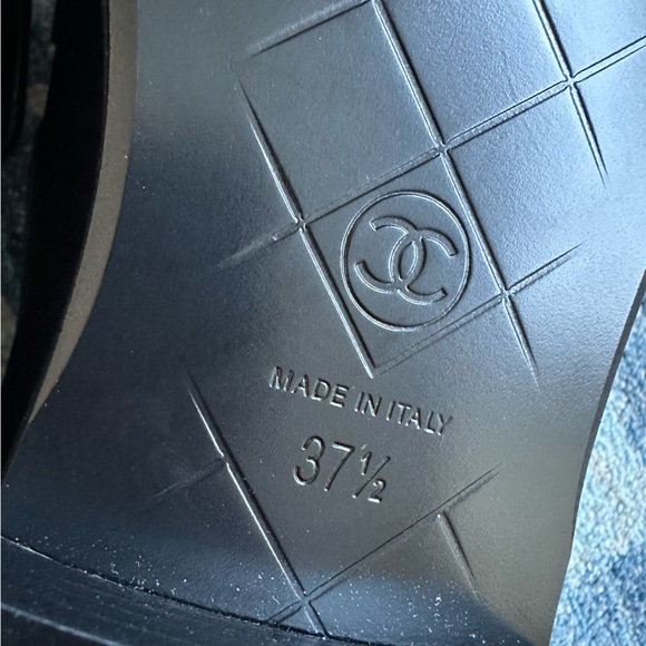 Chanel Black Quilted Flap Turnlock CC Logo Gold Mule Loafer, SZ 37.5 - Picture 5 of 6